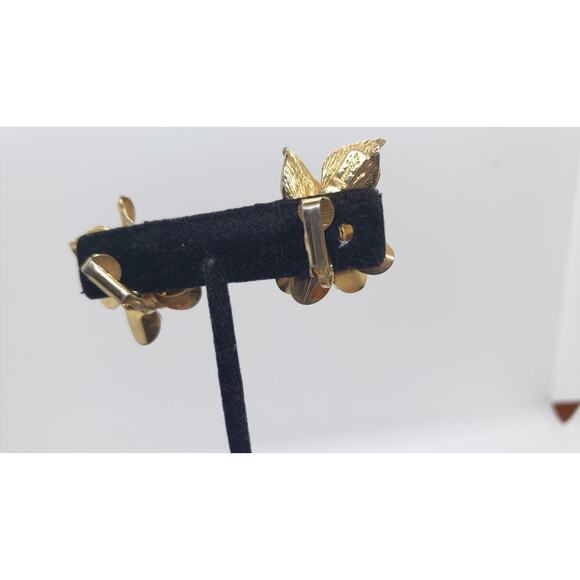 Vintage Big 3D Flower Clip On Earrings Gold Wash Judy Lee Realistic Big Sgned - Picture 6 of 9